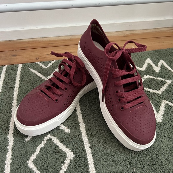 CROCS Other - 💦Burgundy crocs unisex (m8)